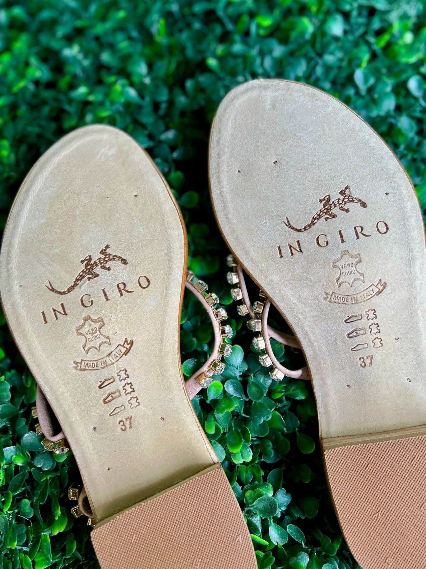 Capri Sandals - Diamonds
